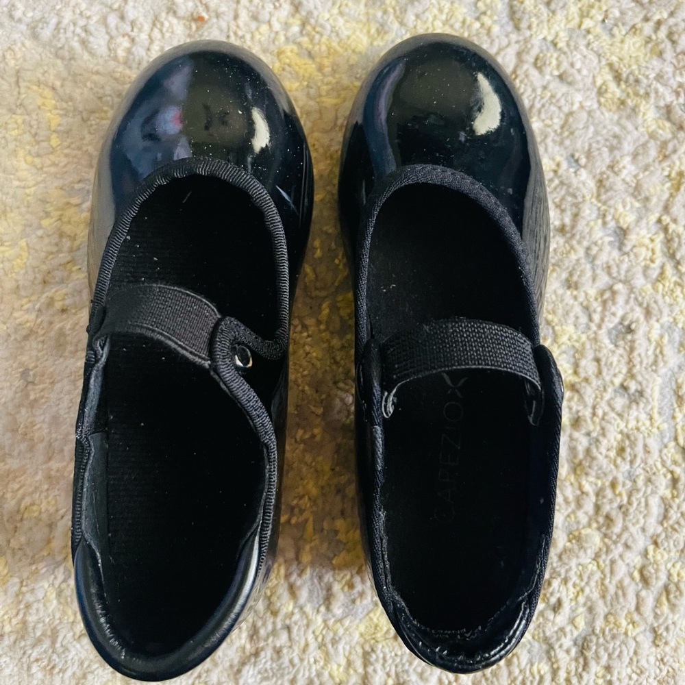 Capezio tap shoes size 9